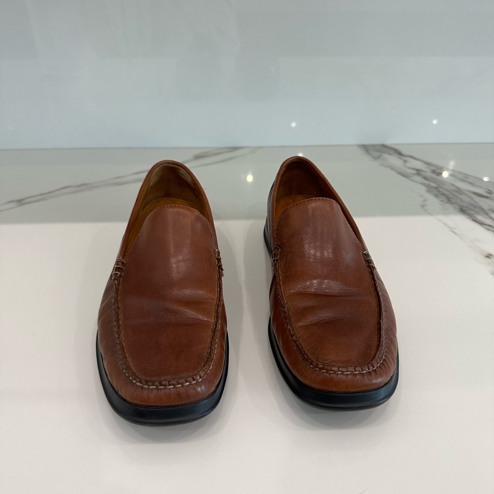 Men’s Cole Haan brown leather shoe, with Nike air sole, size 10.5
